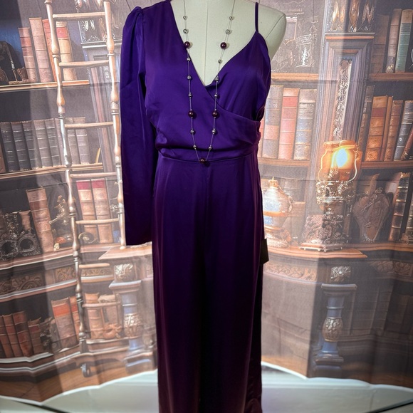 Lulu’s Satin Jumpsuit – NWT - Picture 1 of 10